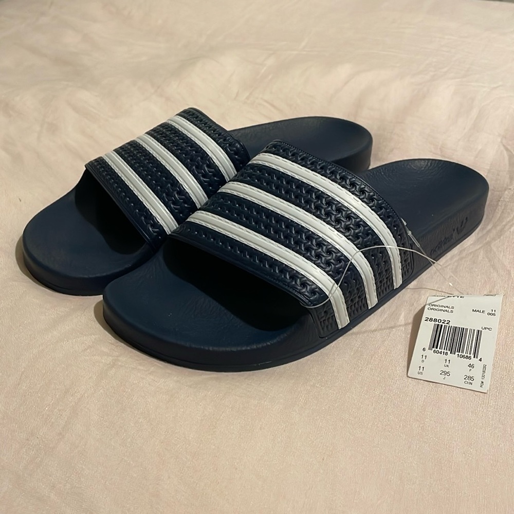 Adidas Adilette slides, Men’s 11, Navy/White